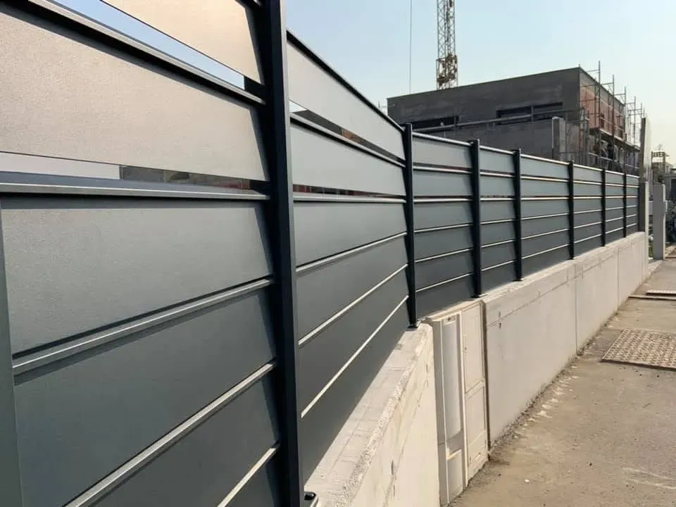 Pose de clôture à Bischwihr